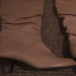 Gorgeous Tan Antonio Melani Slouch Boots